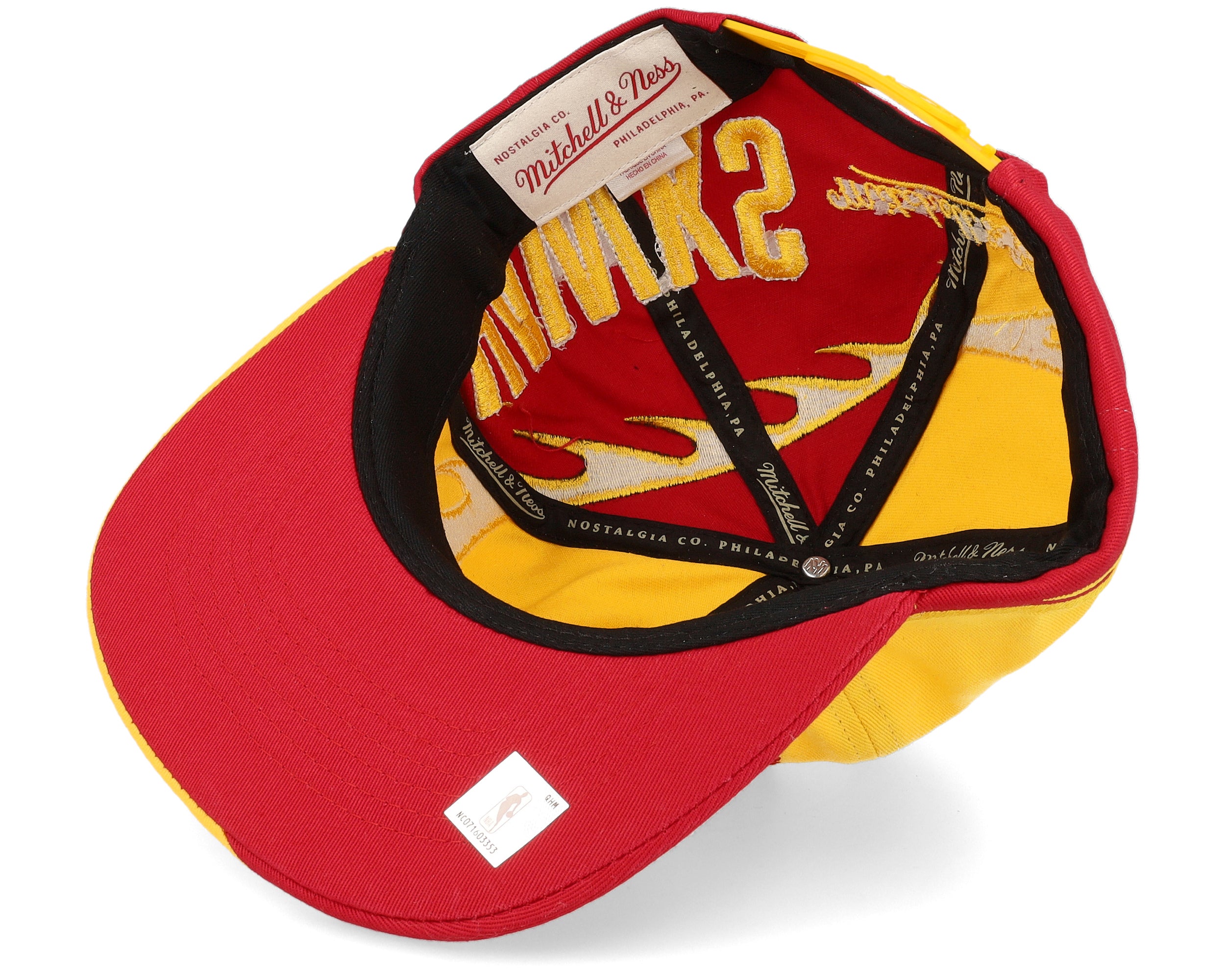 Mens Mitchell & Ness NBA SPIRAL DEADSTOCK SNAPBACK HWC HAWKS