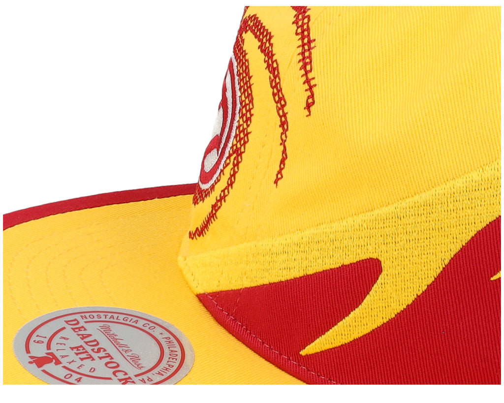 Mens Mitchell & Ness NBA SPIRAL DEADSTOCK SNAPBACK HWC HAWKS