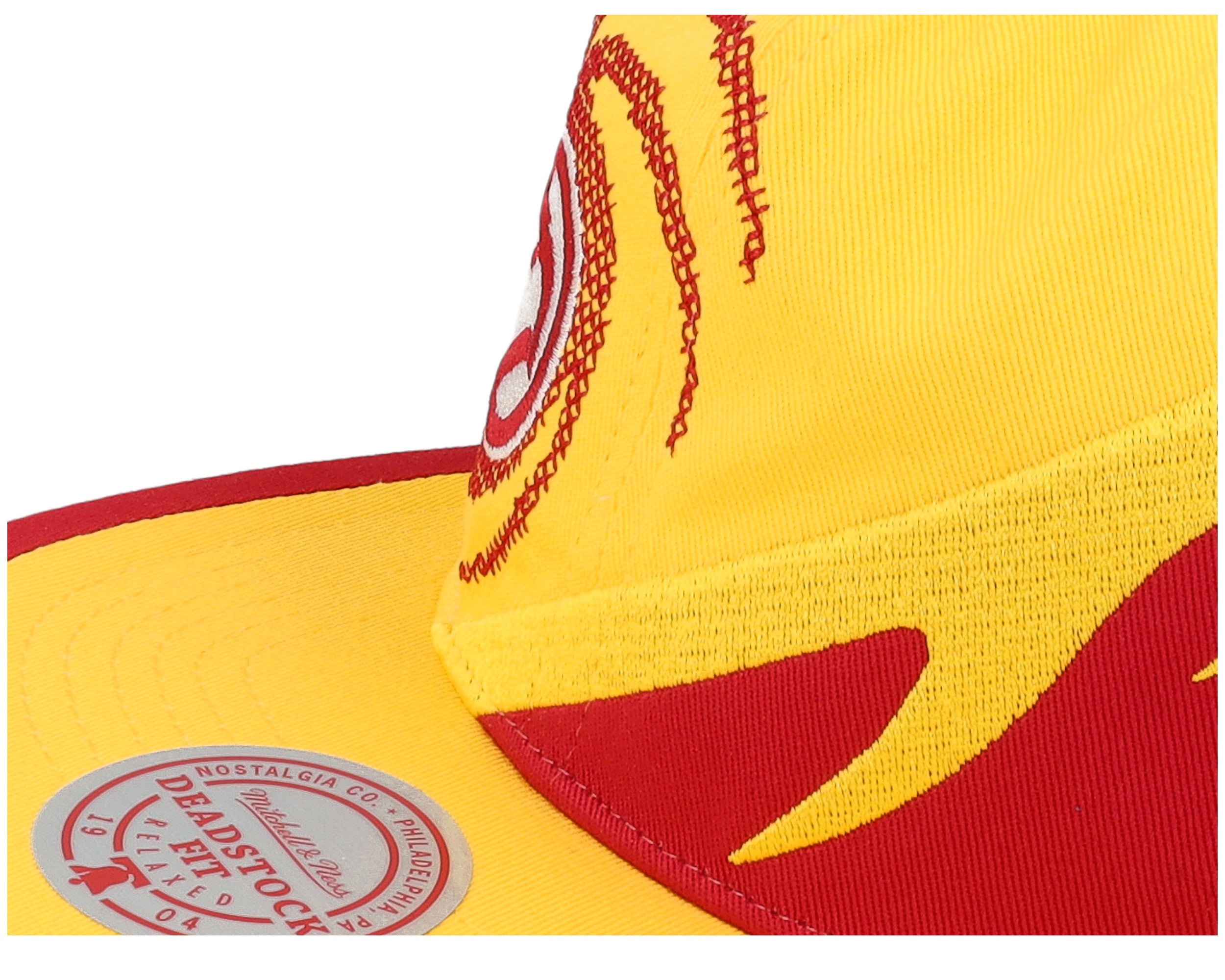 Mens Mitchell & Ness NBA SPIRAL DEADSTOCK SNAPBACK HWC HAWKS