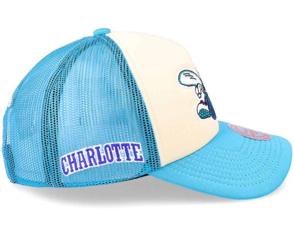 Mens Mitchell & Ness NBA OFF WHITE TRUCKER HWC HORNETS