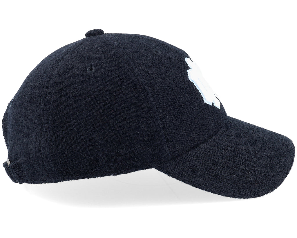 Mens Mitchell & Ness NCAA TERRY CLOTH STRAPBACK NORTH CAROLINA