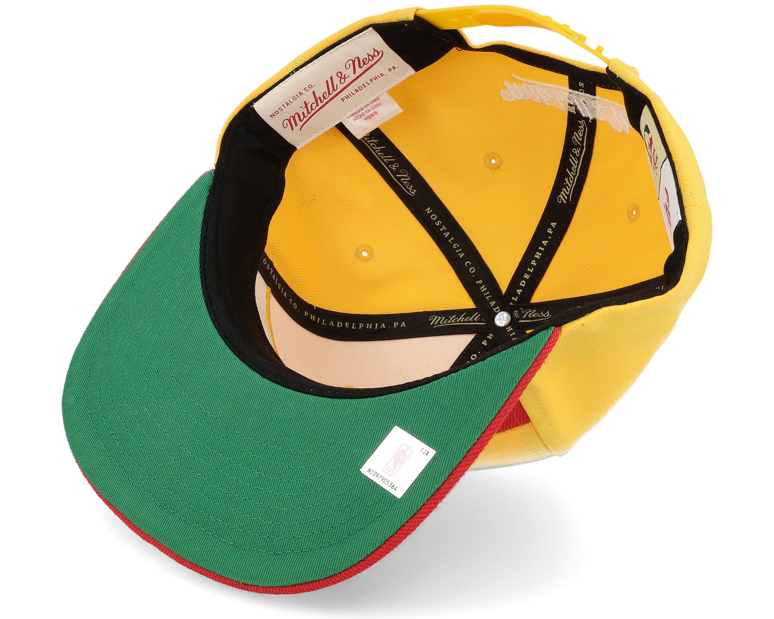 Mens Mitchell & Ness NBA HALF N HALF SNAPBACK HWC HAWKS