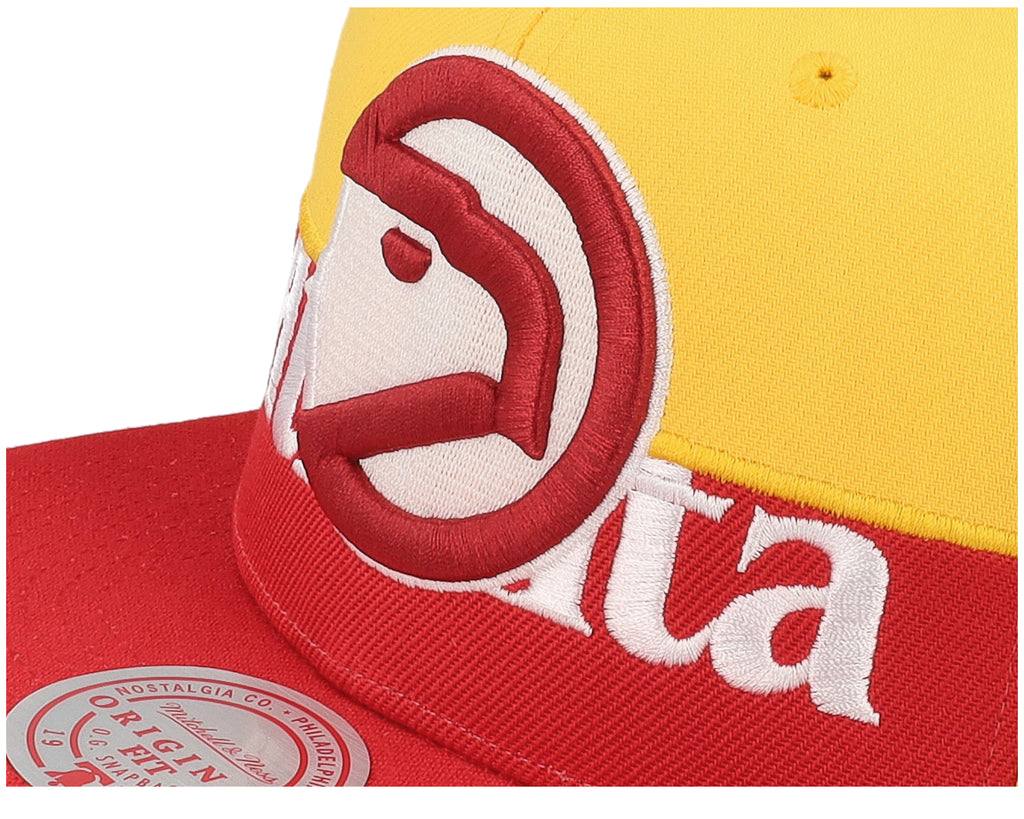 Mens Mitchell & Ness NBA HALF N HALF SNAPBACK HWC HAWKS