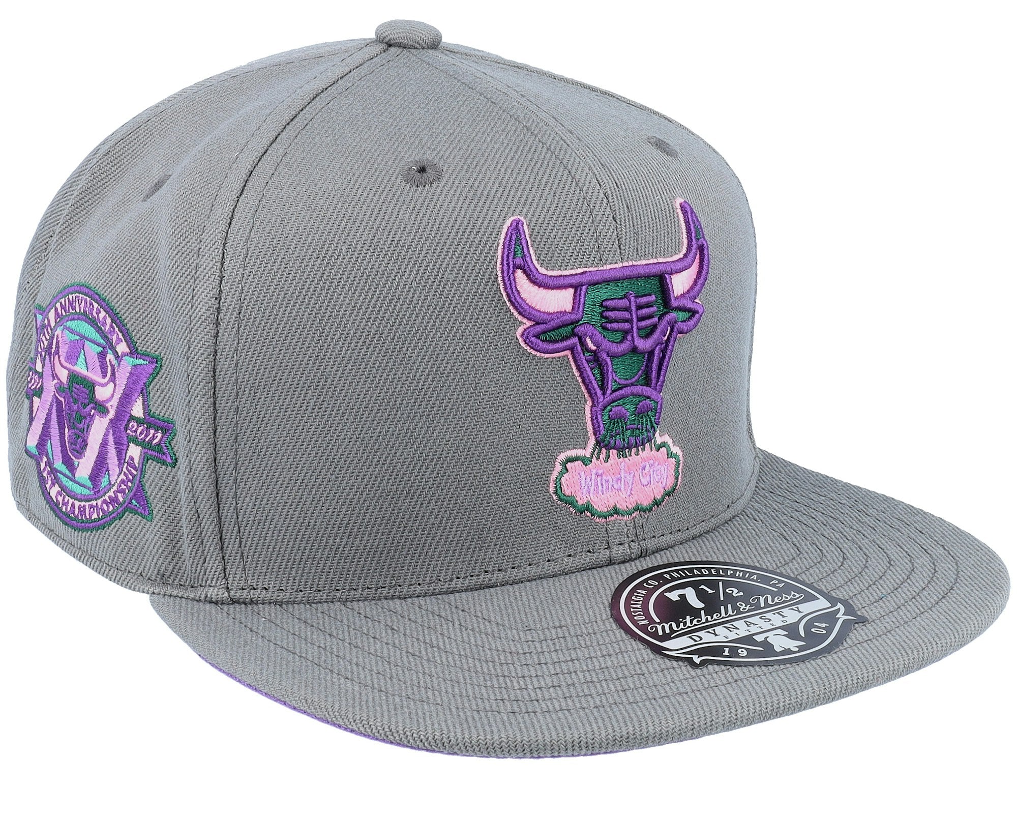 MENS MITCHELL & NESS NBA FROM DUSK FITTED HWC BULLS - DARK GREY