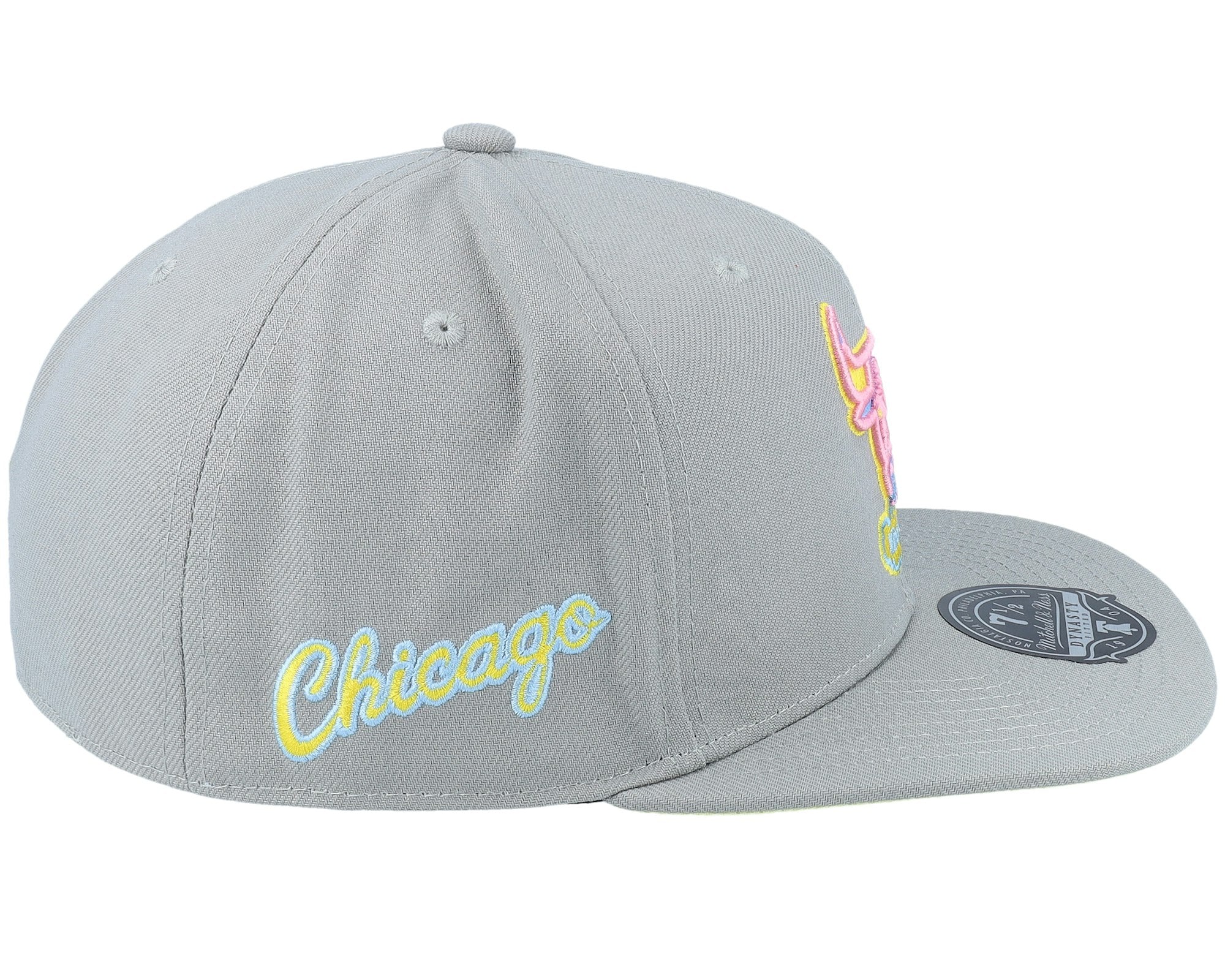 MENS MITCHELL & NESS NBA TIL DAWN FITTED HWC BULLS