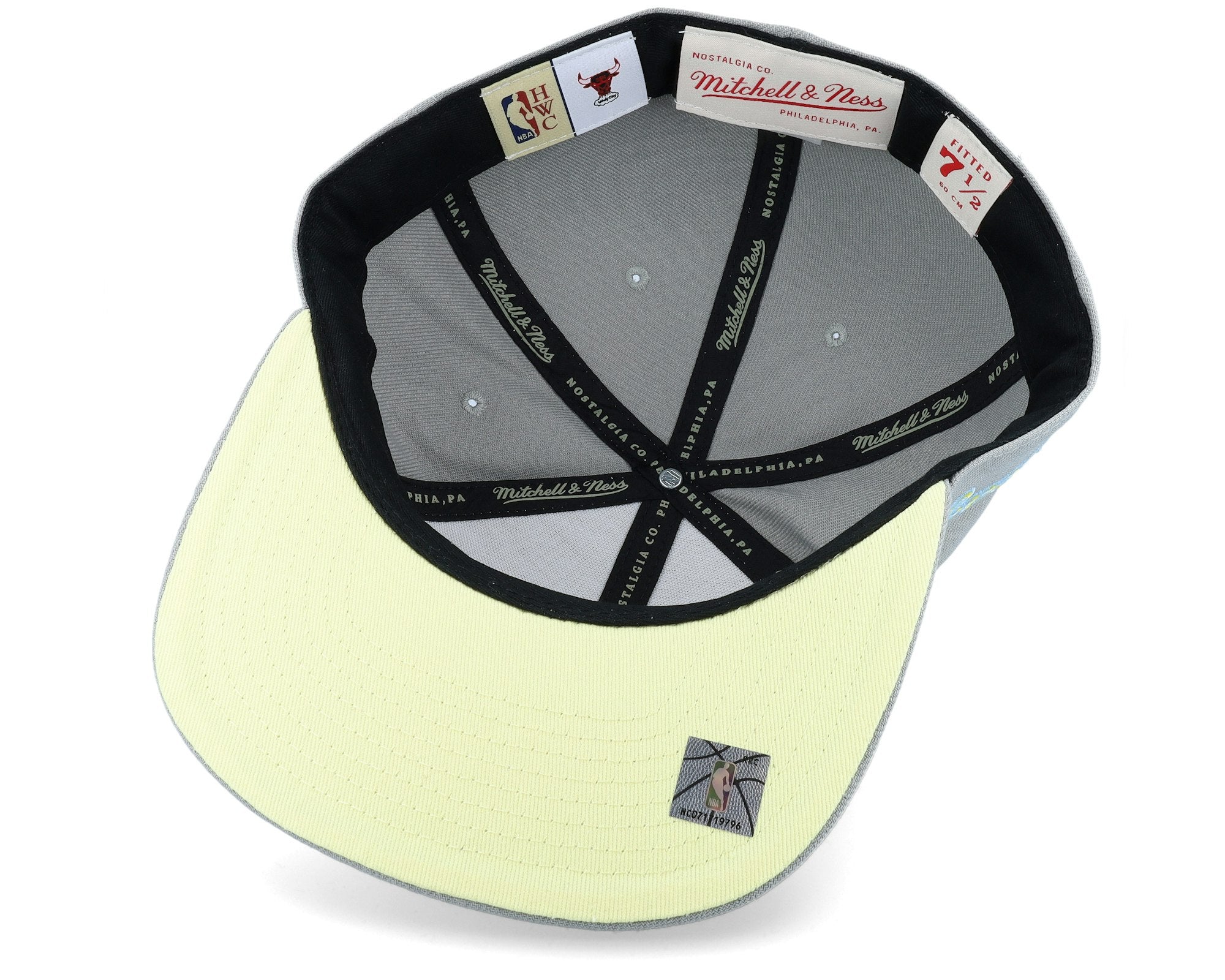 MENS MITCHELL & NESS NBA TIL DAWN FITTED HWC BULLS
