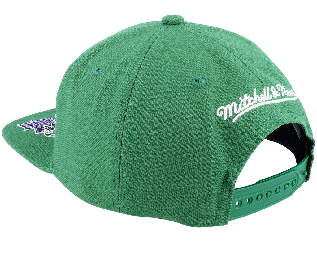 MENS MITCHELL & NESS NBA DEAD REMIX DEADSTOCK SNAPBACK HWC BUCKS - GREEN