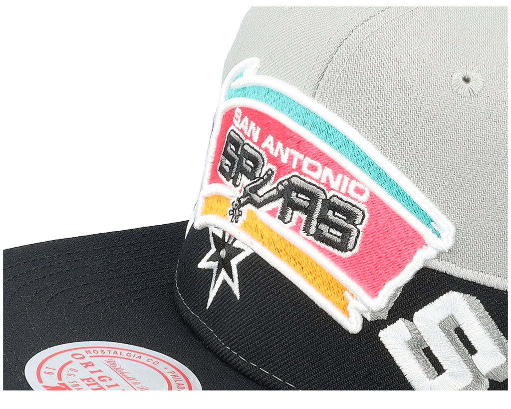 Mens Mitchell & Ness NBA HALF N HALF SNAPBACK HWC SPURS