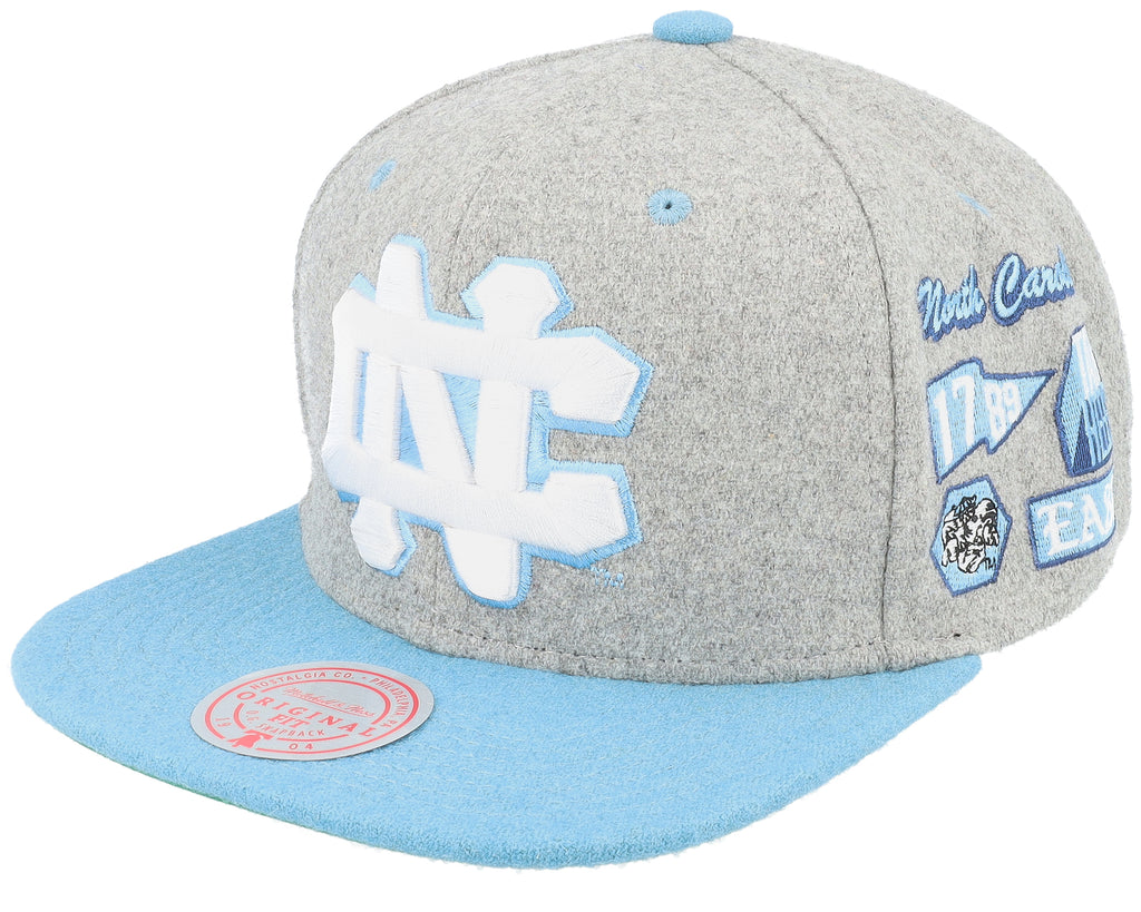 Mens Mitchell & Ness NCAA MELTON PATCH SNAPBACK NORTH CAROLINA