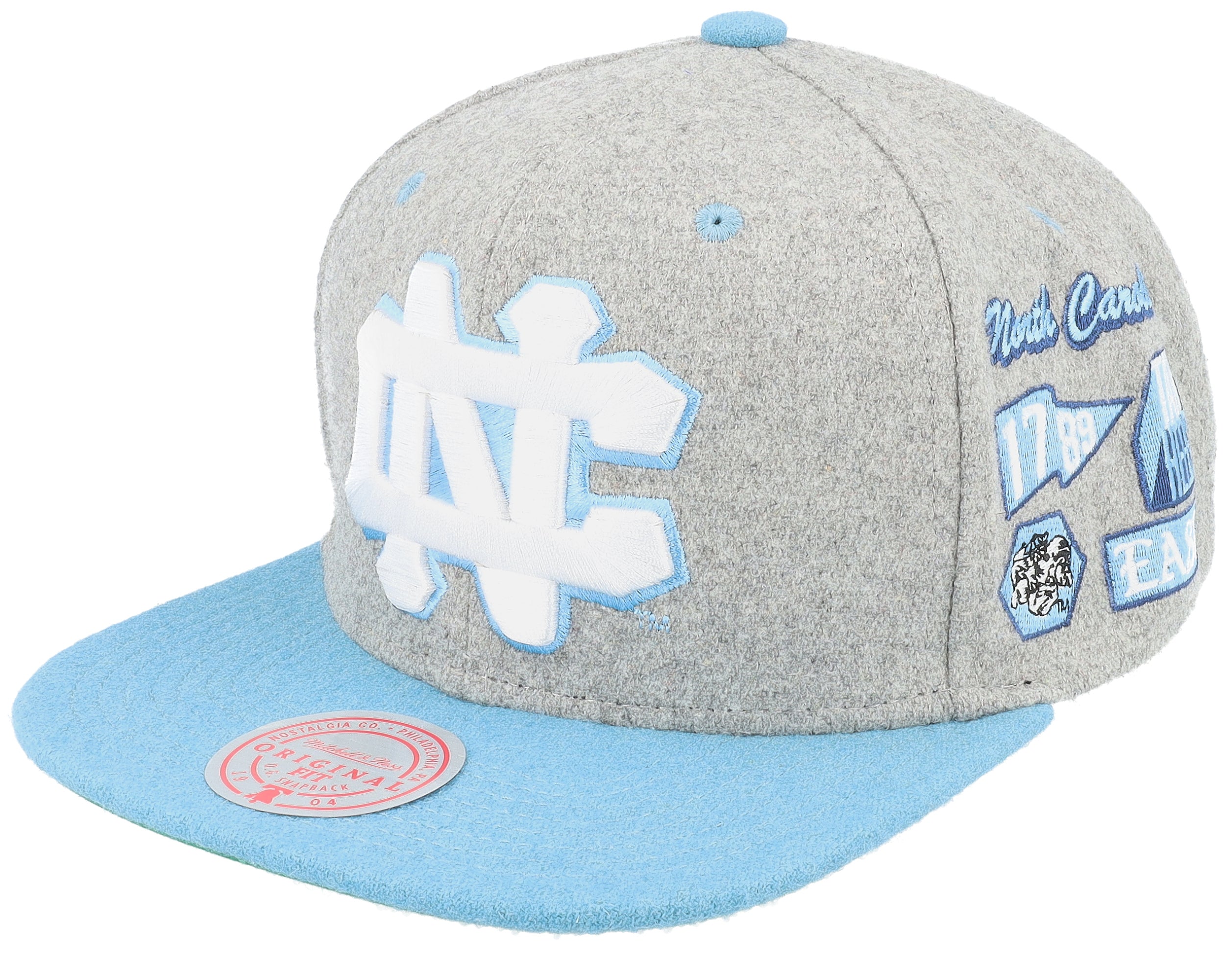 Mens Mitchell & Ness NCAA MELTON PATCH SNAPBACK NORTH CAROLINA