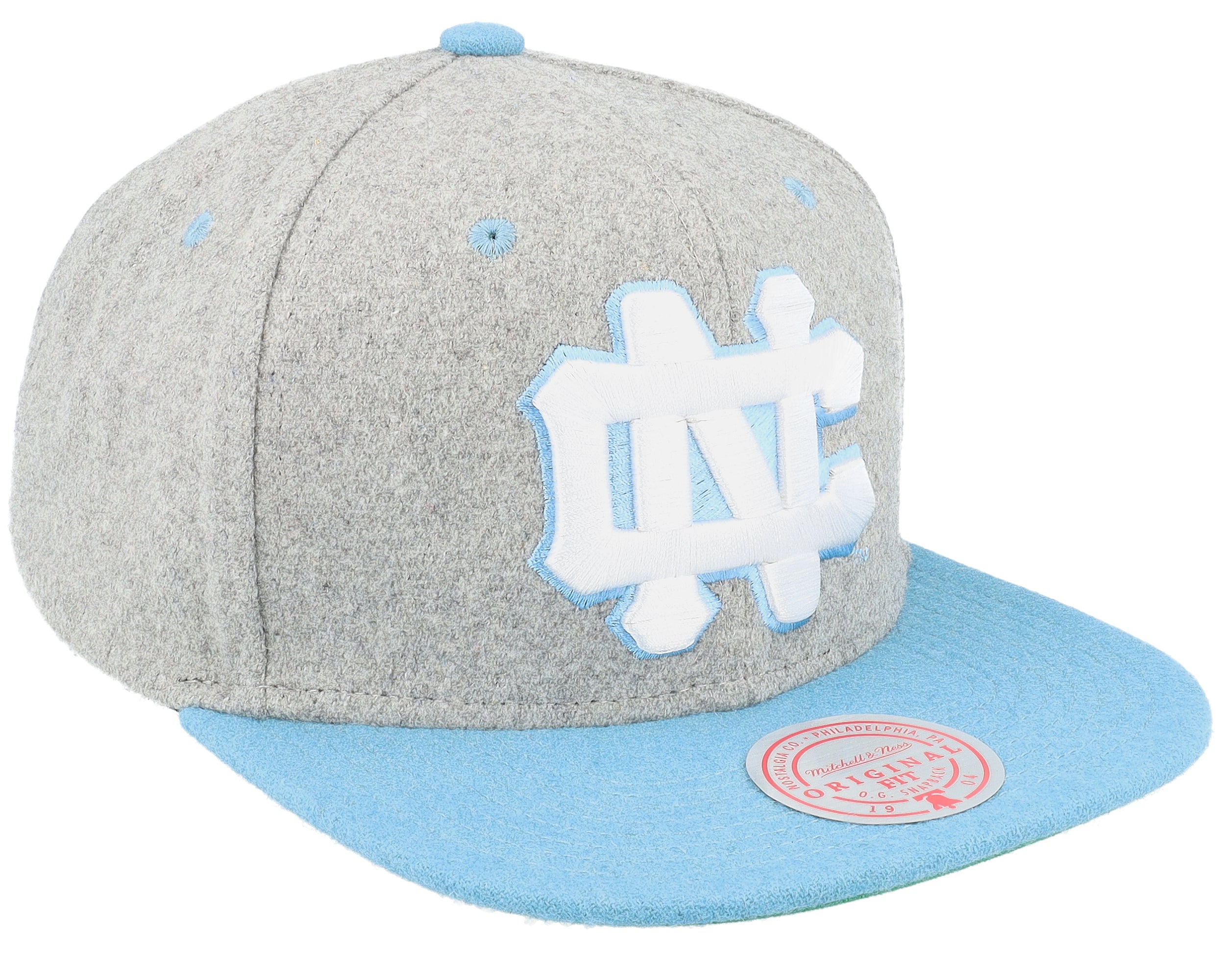 Mens Mitchell & Ness NCAA MELTON PATCH SNAPBACK NORTH CAROLINA