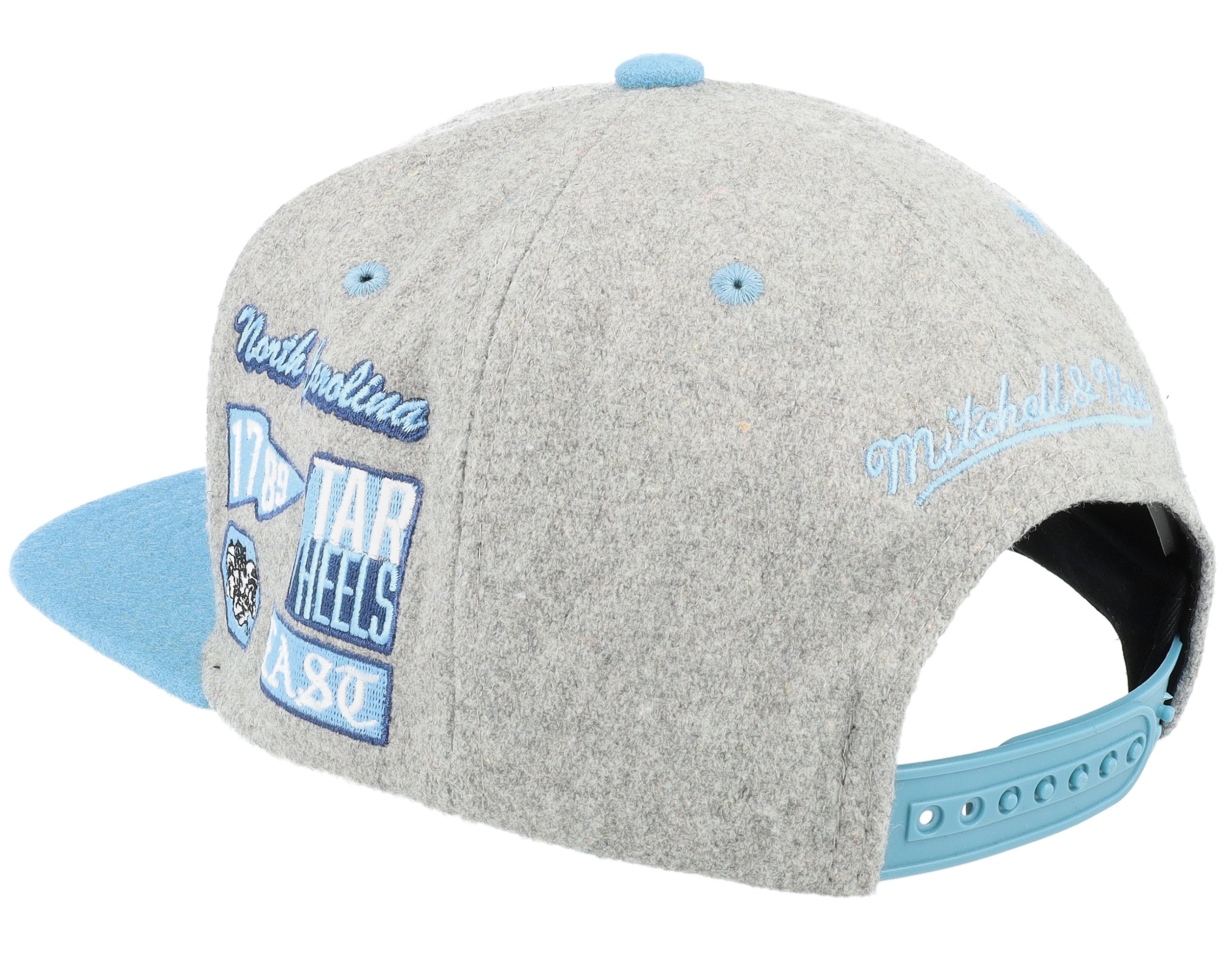 Mens Mitchell & Ness NCAA MELTON PATCH SNAPBACK NORTH CAROLINA