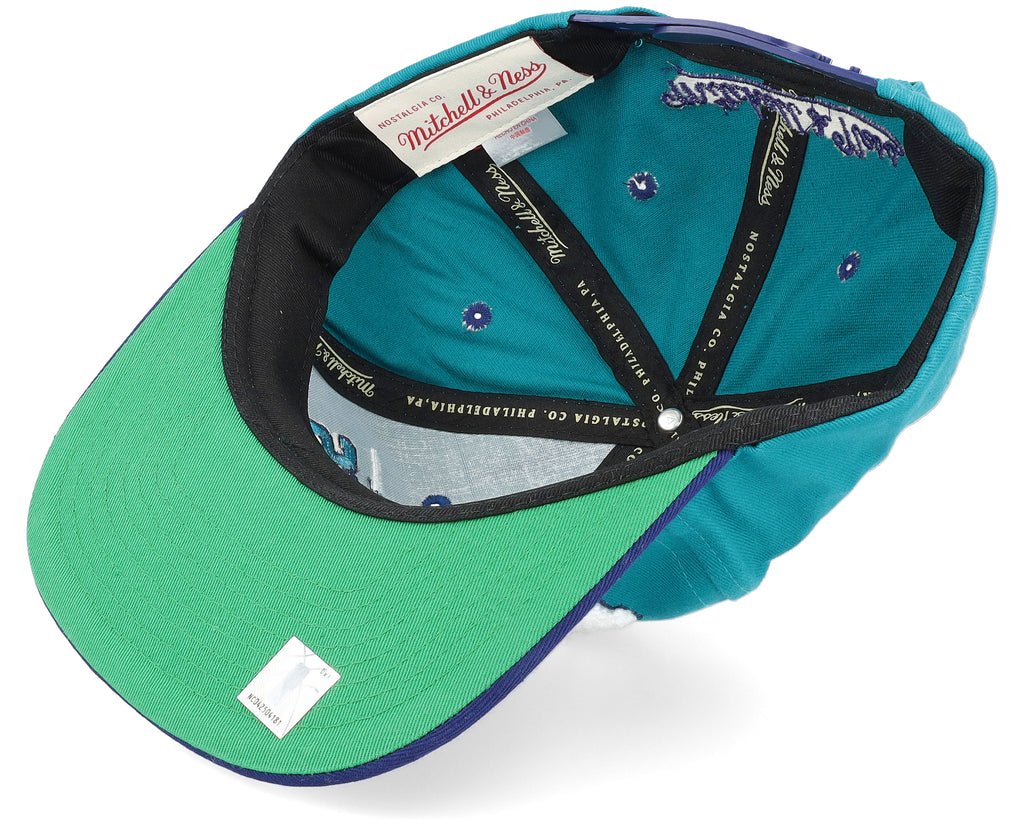 MENS MITCHELL & NESS NBA VARSITY LETTER SNAPBACK HWC HORNETS
