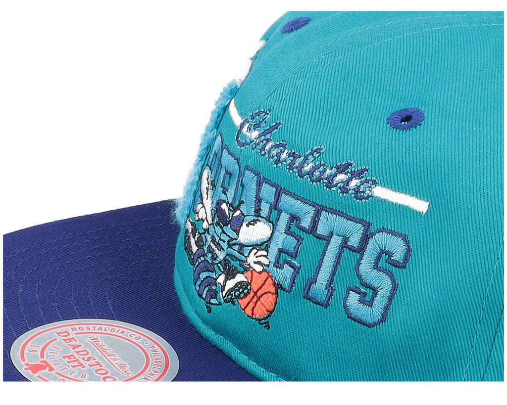 MENS MITCHELL & NESS NBA VARSITY LETTER SNAPBACK HWC HORNETS