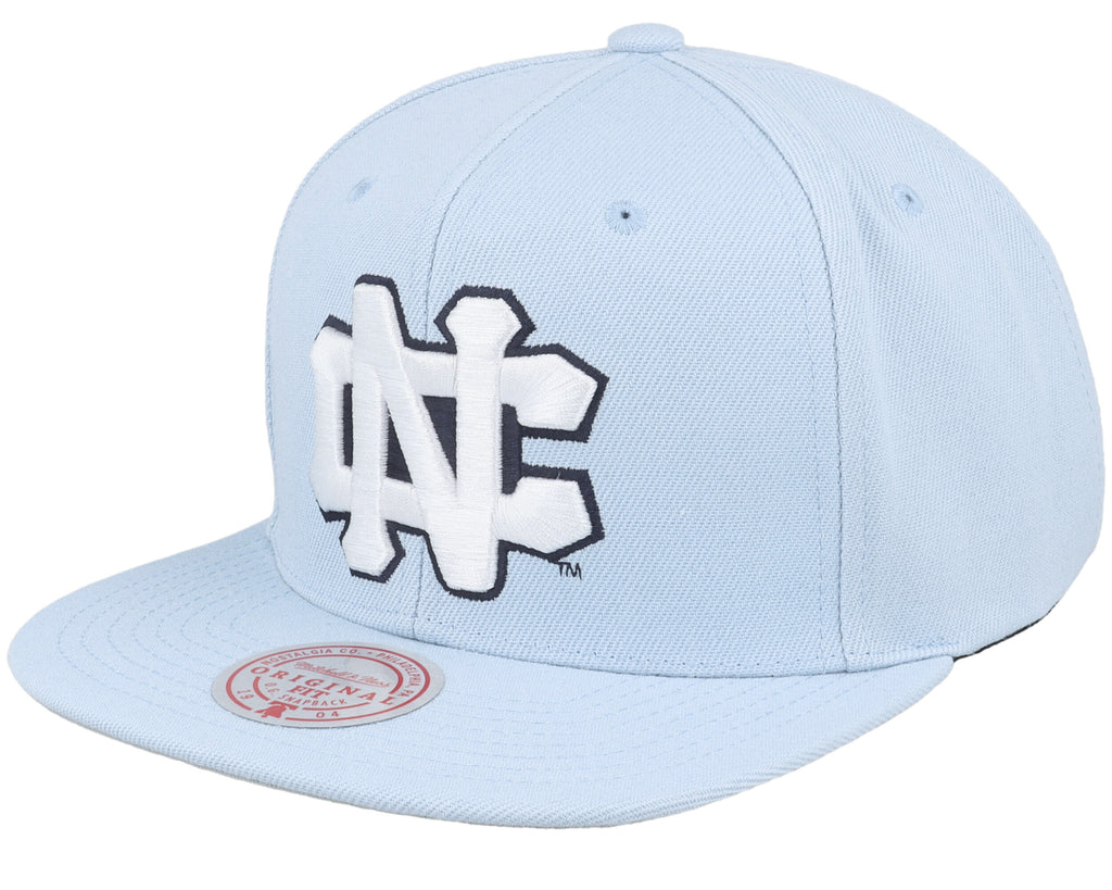 Mens Mitchell & Ness NCAA CORE SIDE SNAPBACK NORTH CAROLINA