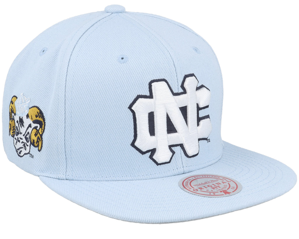 Mens Mitchell & Ness NCAA CORE SIDE SNAPBACK NORTH CAROLINA