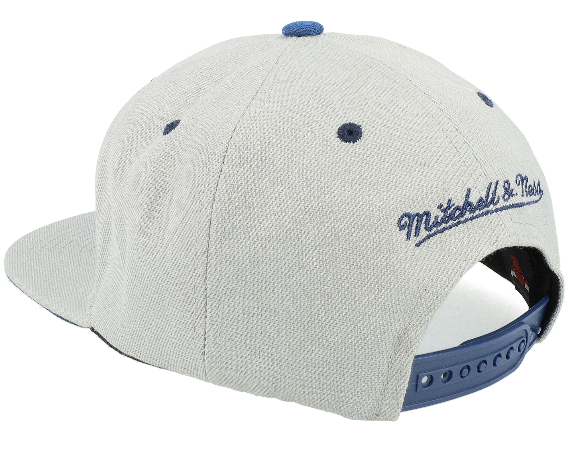 MENS MITCHELL & NESS NBA THE DISTRICT SNAPBACK BULLS - GREY