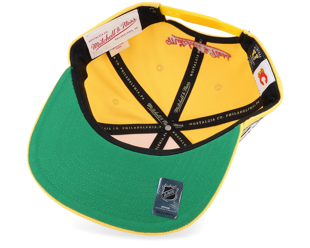 Mens Mitchell & Ness NHL ALTERNATE FLIP SNAPBACK FLAMES