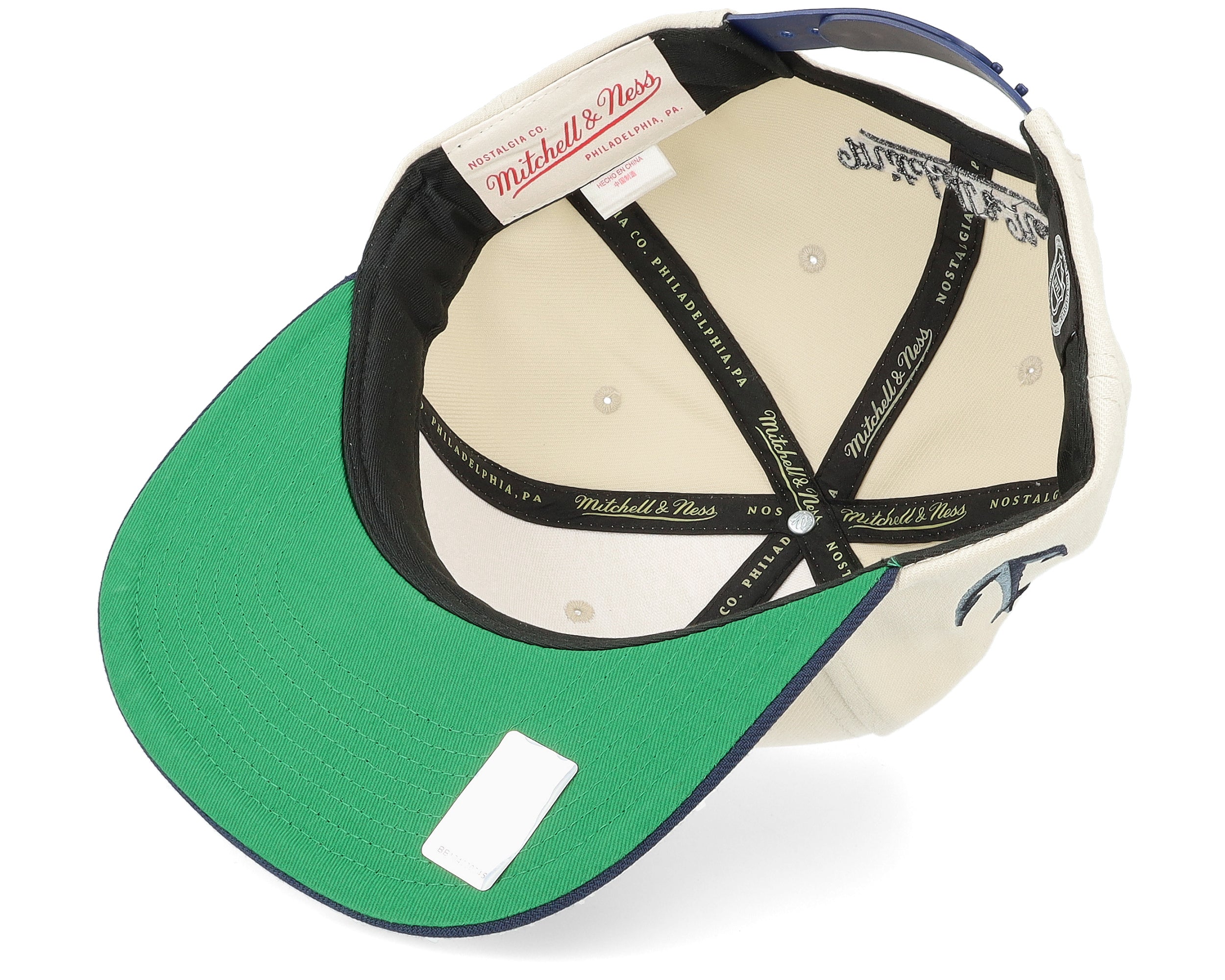 Mens Mitchell & Ness NHL VINTAGE OFF-WHITE SNAPBACK KRAKEN