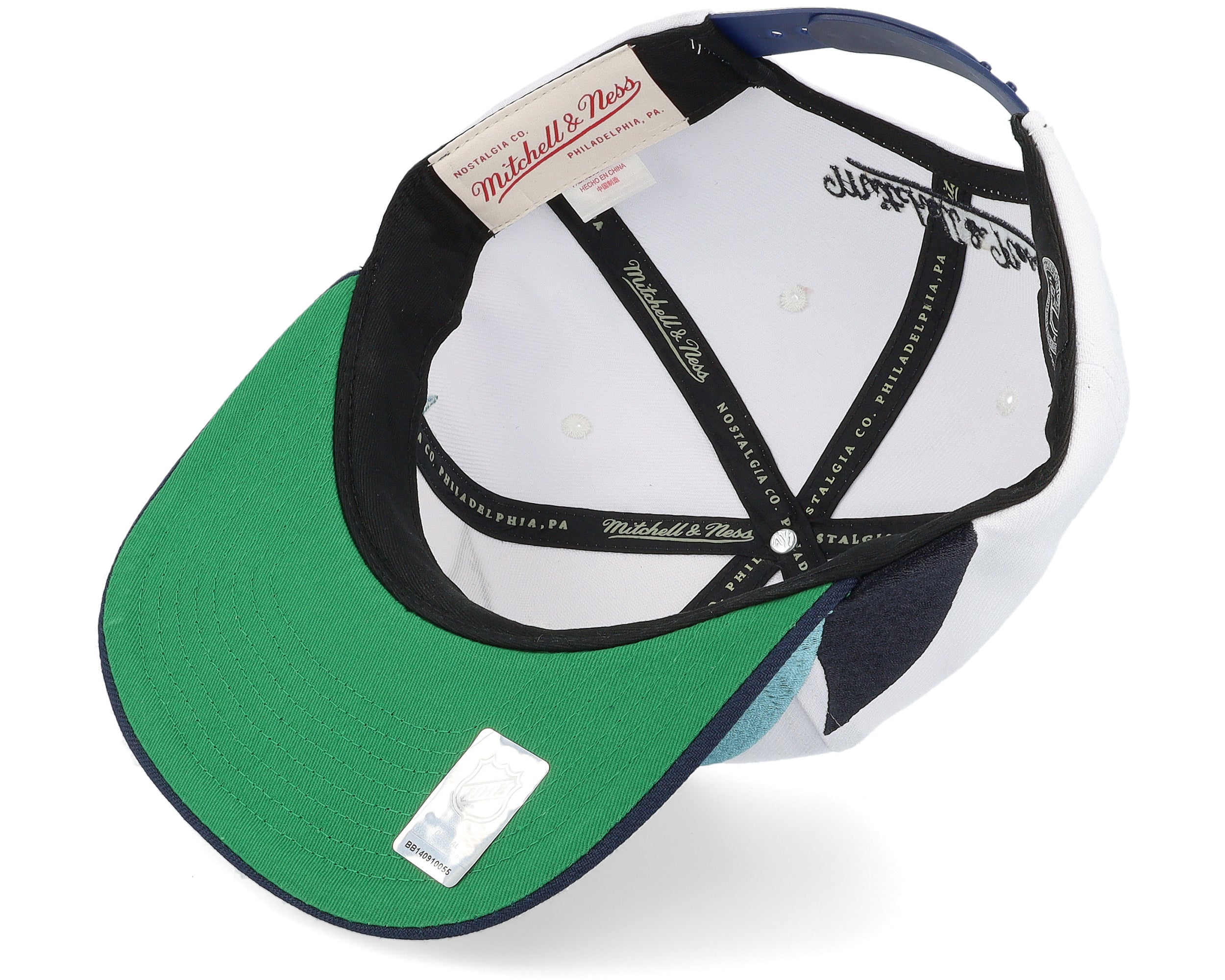 Mens Mitchell & Ness NHL VINTAGE SHARKTOOTH SNAPBACK KRAKEN