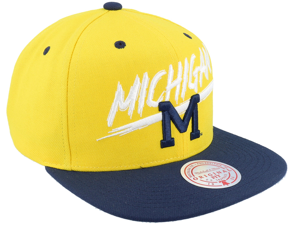 Mens Mitchell & Ness NCAA TRANSCRIPT SNAPBACK MICHIGAN