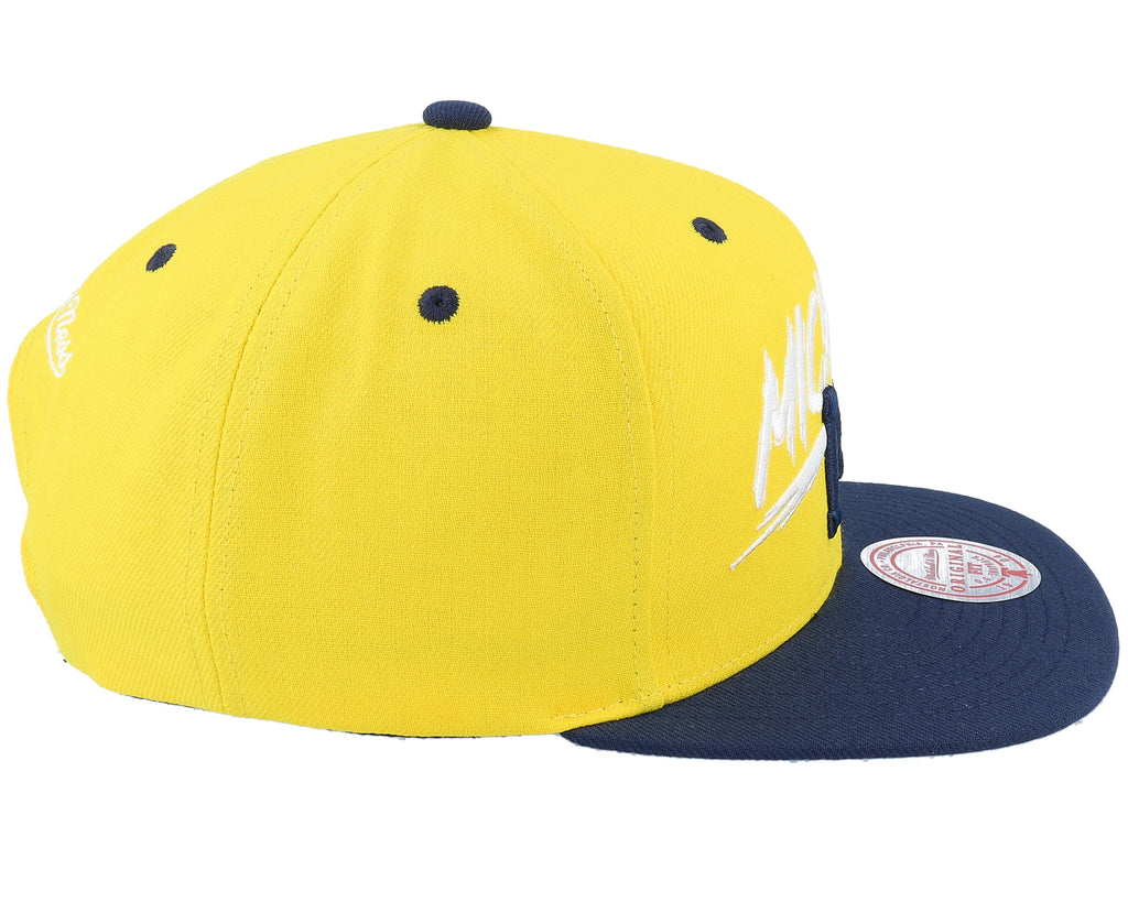 Mens Mitchell & Ness NCAA TRANSCRIPT SNAPBACK MICHIGAN