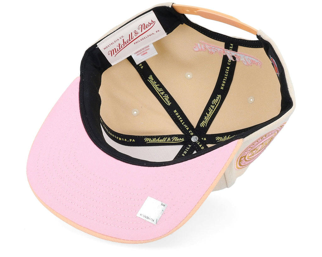 MENS MITCHELL & NESS NBA LOVERS LANE SNAPBACK KNICKS - OFF WHITE