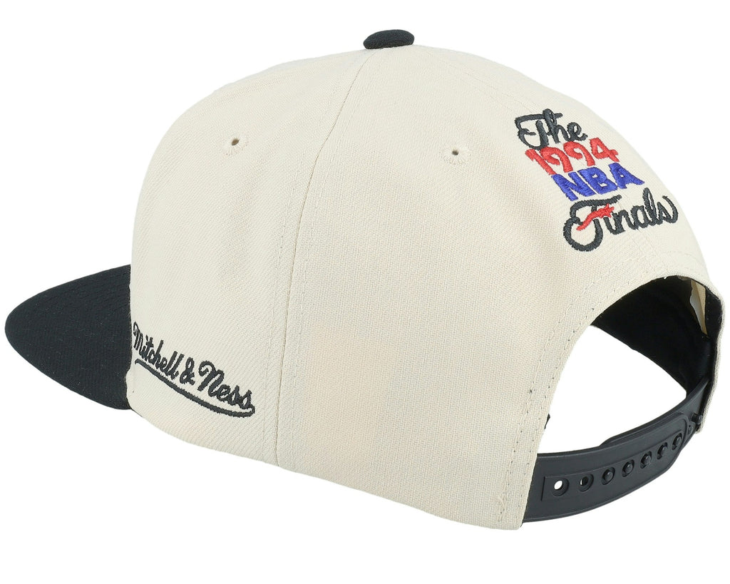 MENS MITCHELL & NESS NBA FINALS REMIX SNAPBACK ROCKETS VS. KNICKS - OFF WHITE