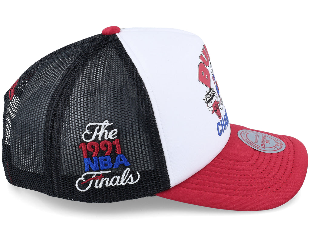 MENS MITCHELL & NESS NBA CHAMPS FEST TRUCKER HWC BULLS - WHITE