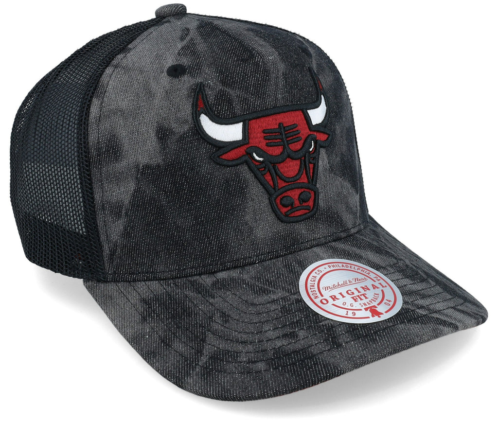 MENS MITCHELL & NESS NBA BURNT ENDS TRUCKER BULLS - BLACK