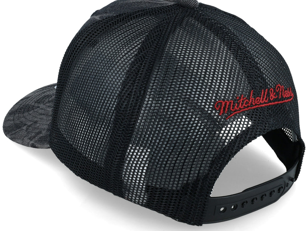 MENS MITCHELL & NESS NBA BURNT ENDS TRUCKER BULLS - BLACK