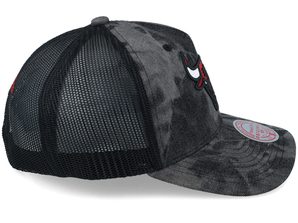 MENS MITCHELL & NESS NBA BURNT ENDS TRUCKER BULLS - BLACK
