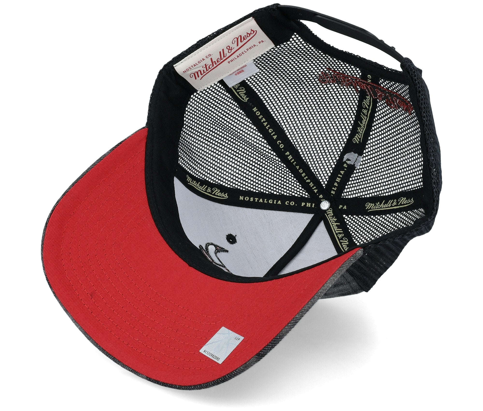 MENS MITCHELL & NESS NBA BURNT ENDS TRUCKER BULLS - BLACK