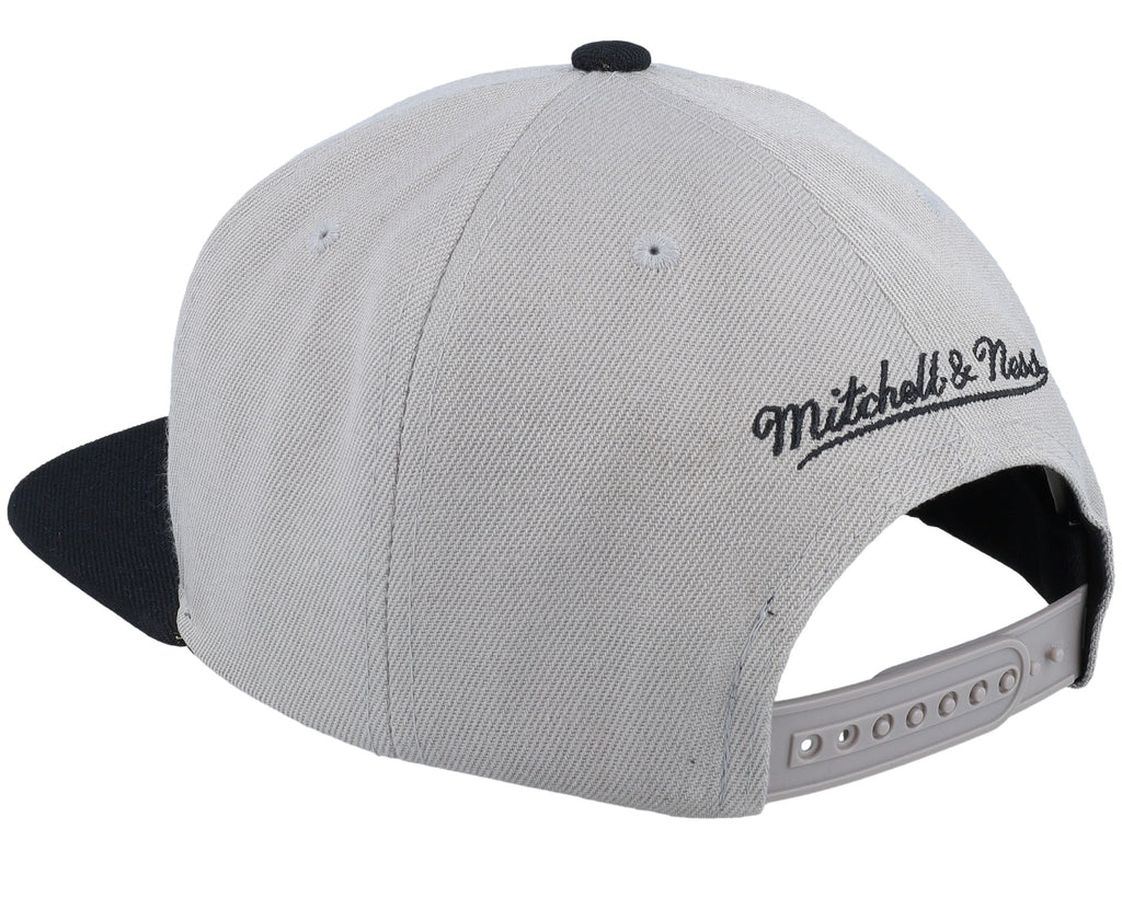 Mens Mitchell & Ness NBA TOP LETTER SNAPBACK BULLS