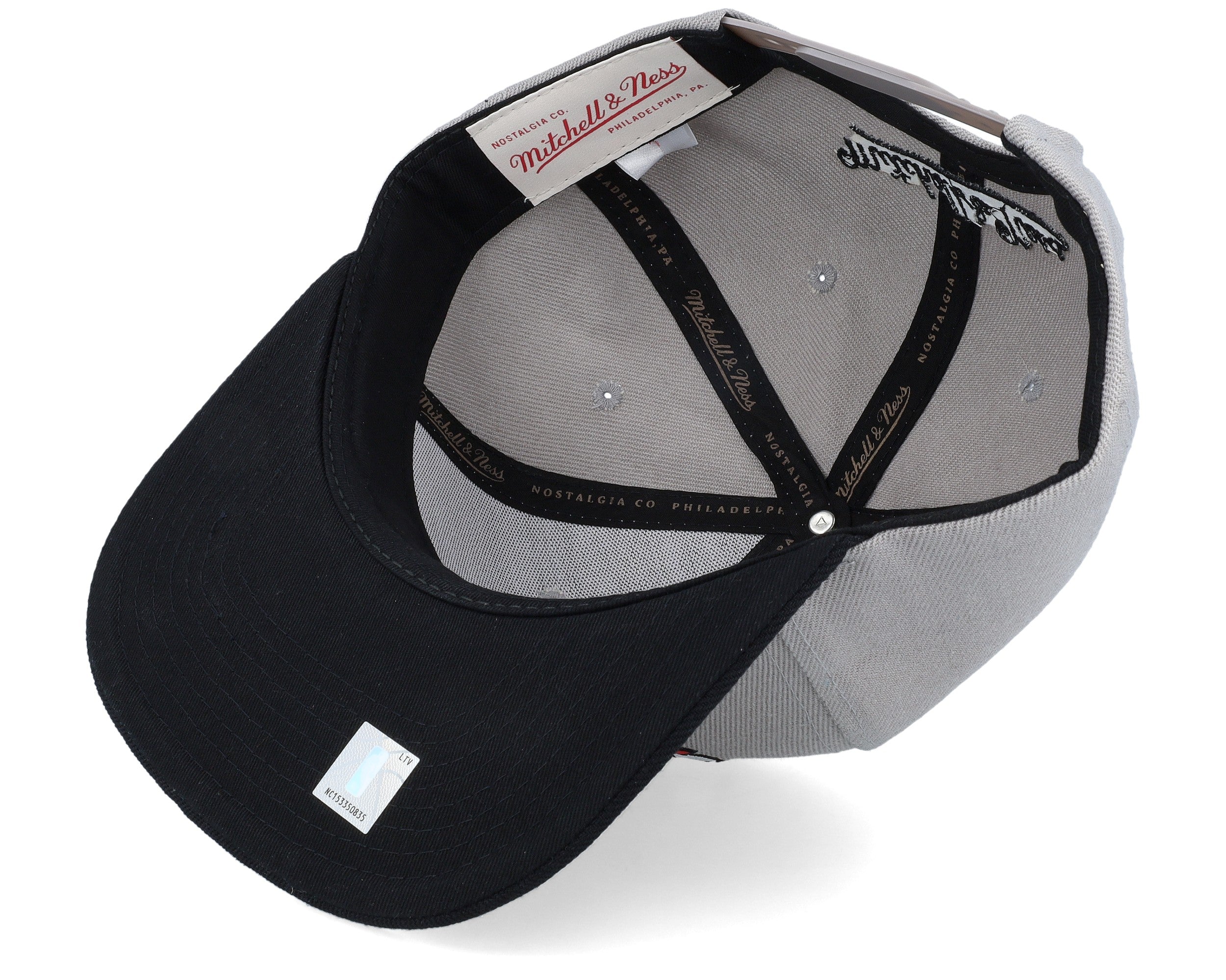 Mens Mitchell & Ness NBA TOP LETTER SNAPBACK BULLS