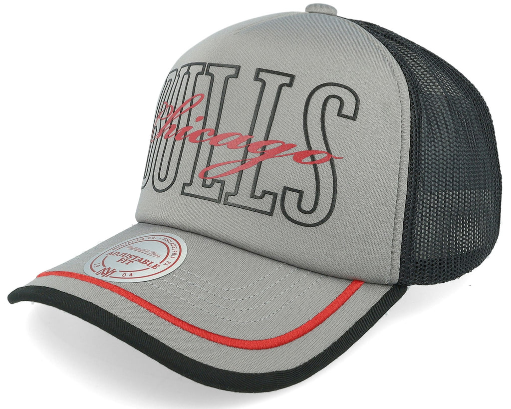 MENS MITCHELL & NESS NBA TEAM ROYALTY TRUCKER BULLS - GREY