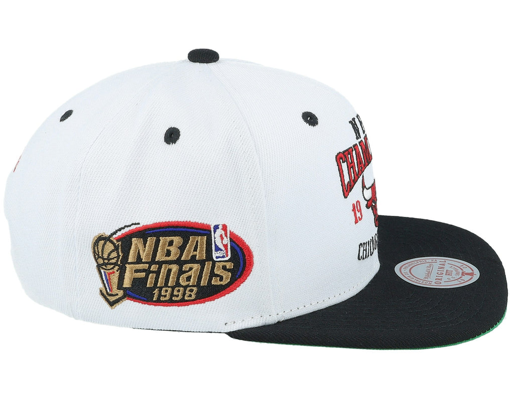MENS MITCHELL & NESS NBA CHAMP SERIES SNAPBACK BULLS - WHITE