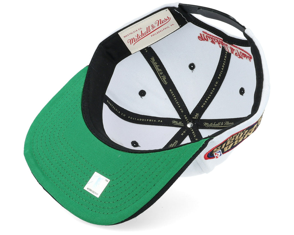 MENS MITCHELL & NESS NBA CHAMP SERIES SNAPBACK BULLS - WHITE