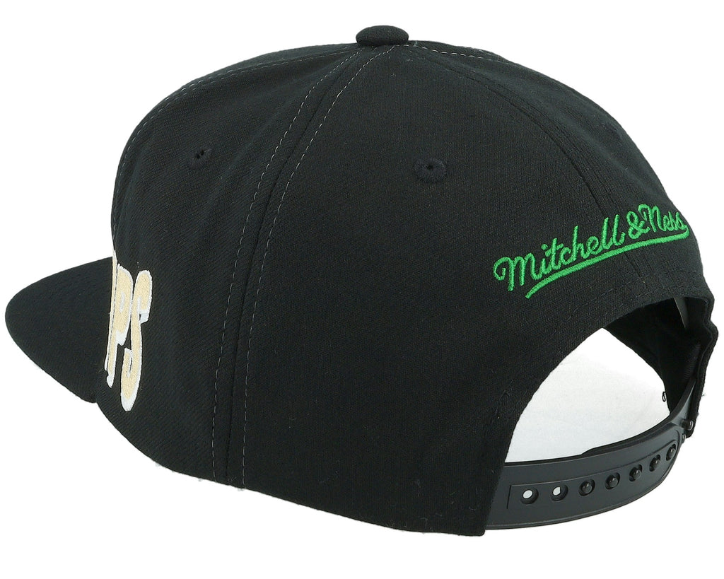 MENS MITCHELL & NESS NBA WORLD CHAMPS SNAPBACK CELTICS - BLACK