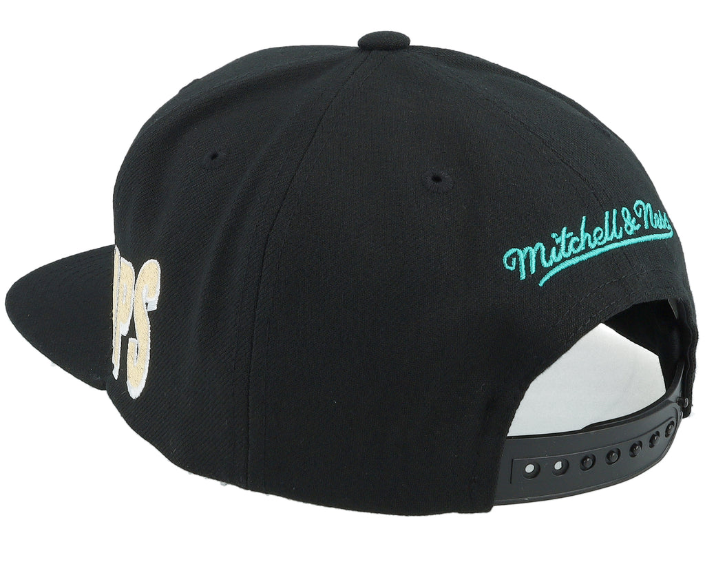 Mens Mitchell & Ness NBA WORLD CHAMPS SNAPBACK HWC SPURS
