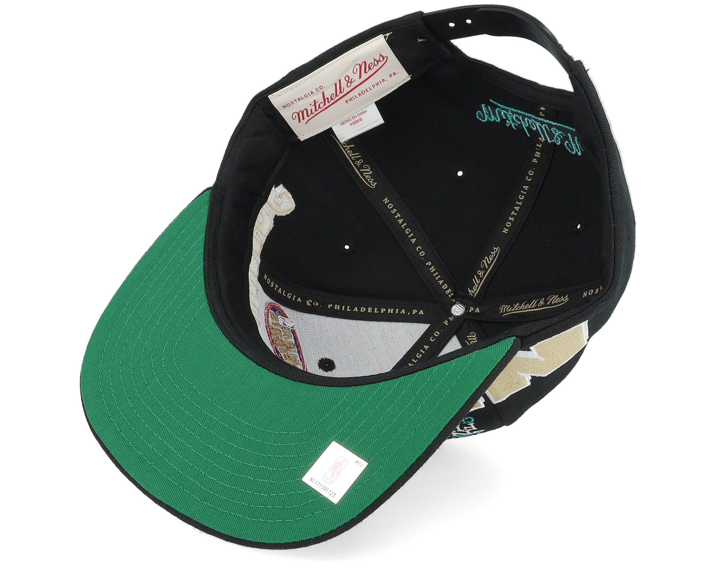 Mens Mitchell & Ness NBA WORLD CHAMPS SNAPBACK HWC SPURS