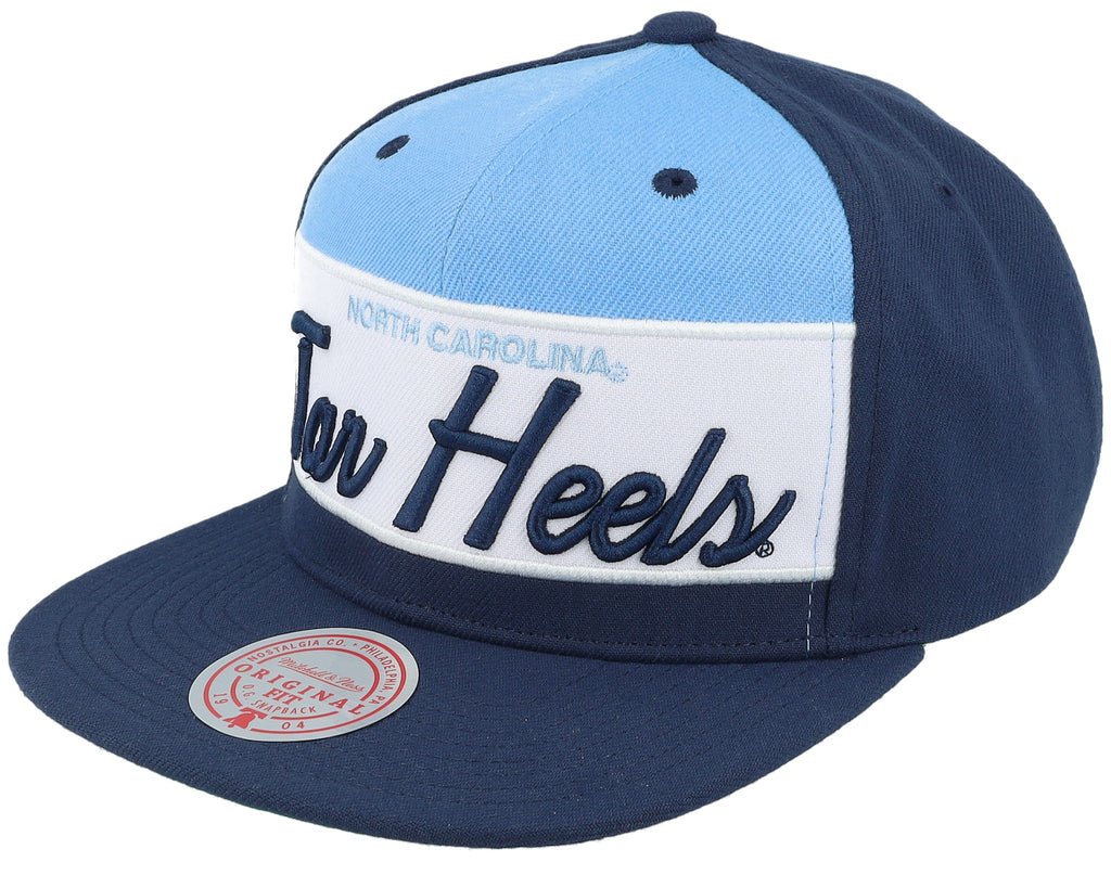Mens Mitchell & Ness NCAA RETRO SPORT SNAPBACK V NORTH CAROLINA