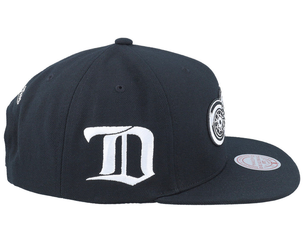 Mens Mitchell & Ness NHL EVERGREEN BLACK WHITE SNAPBACK VNTG RED WINGS