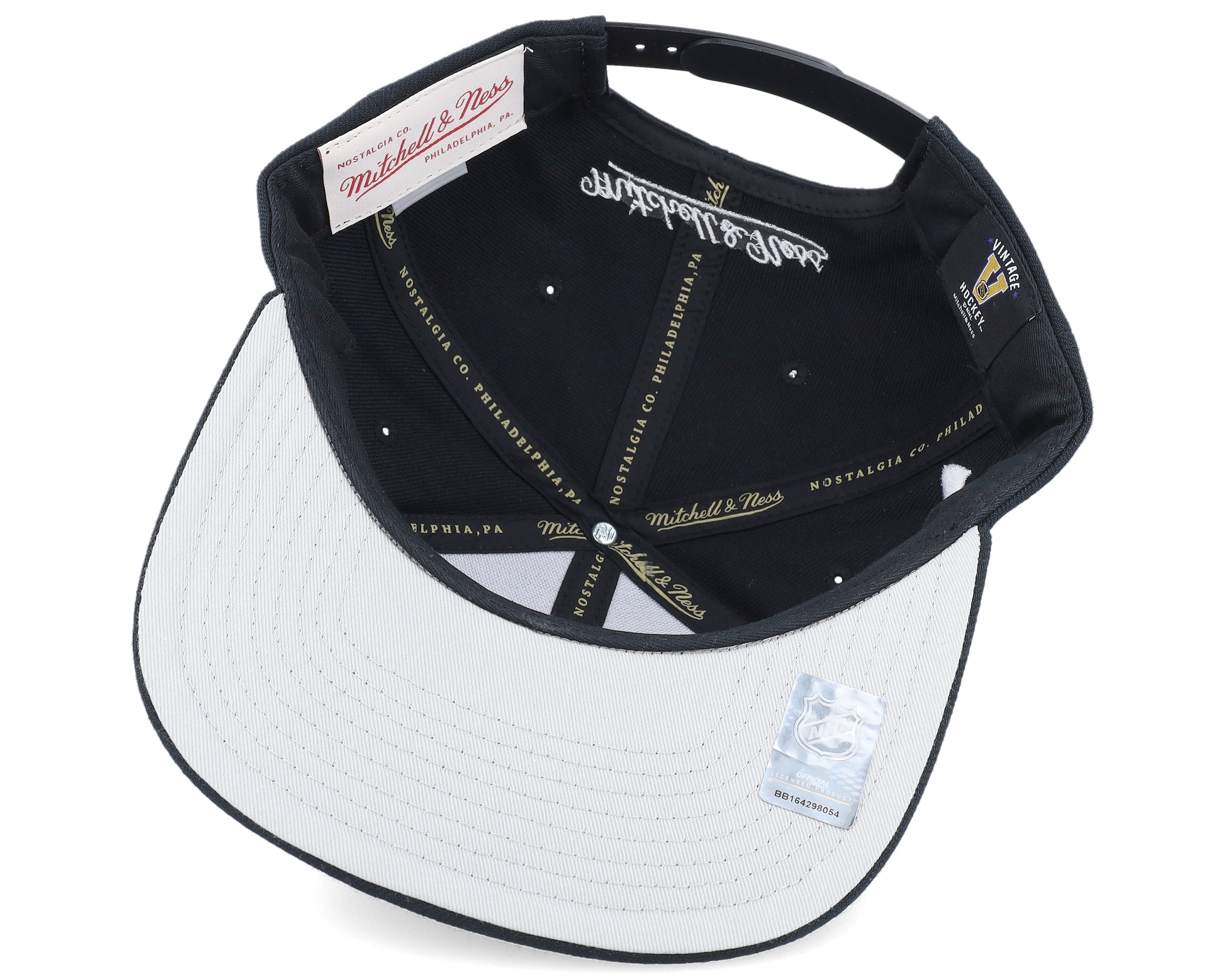 Mens Mitchell & Ness NHL EVERGREEN BLACK WHITE SNAPBACK VNTG RED WINGS