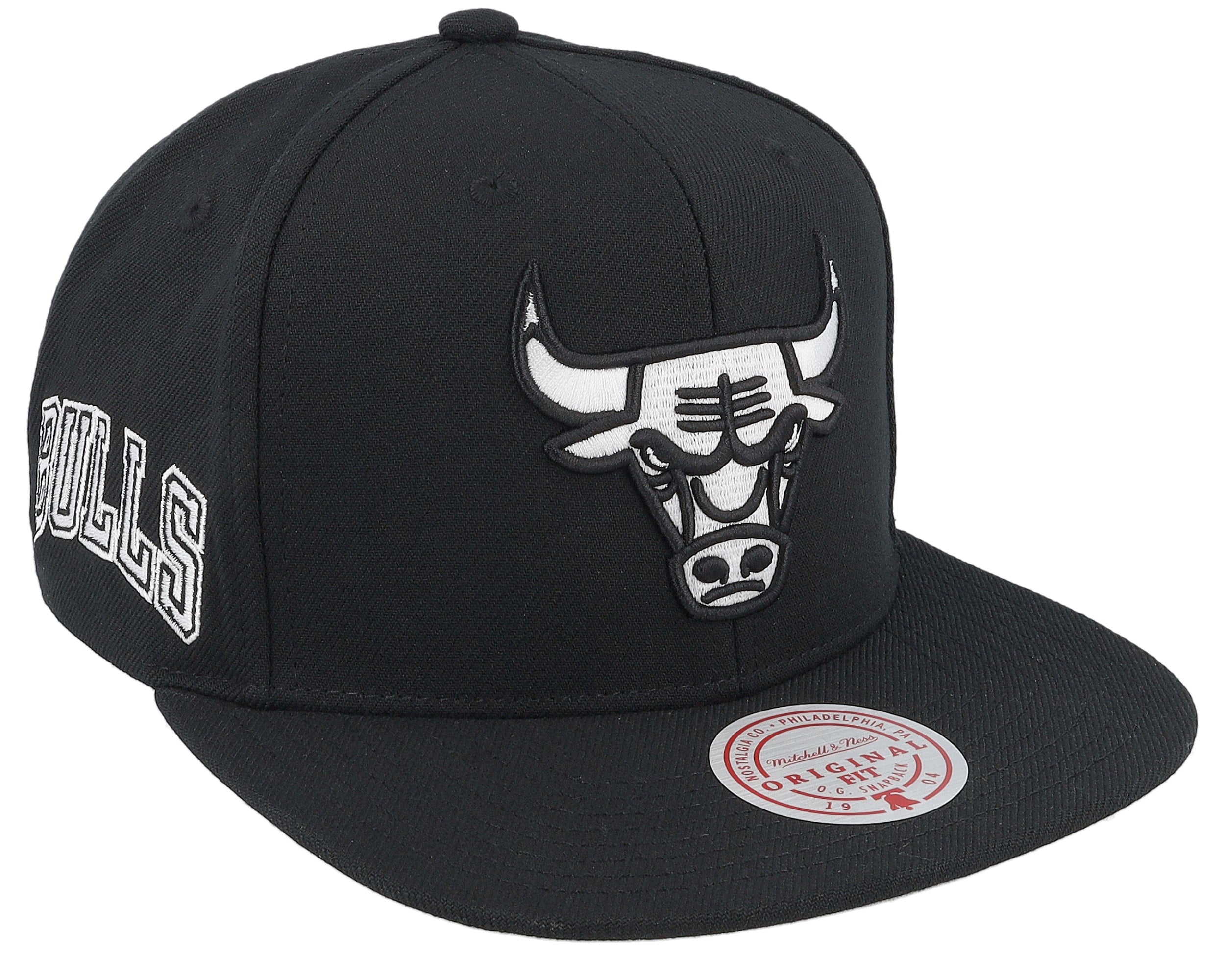 Mens Mitchell & Ness NBA EVERGREEN BLACK WHITE SNAPBACK BULLS