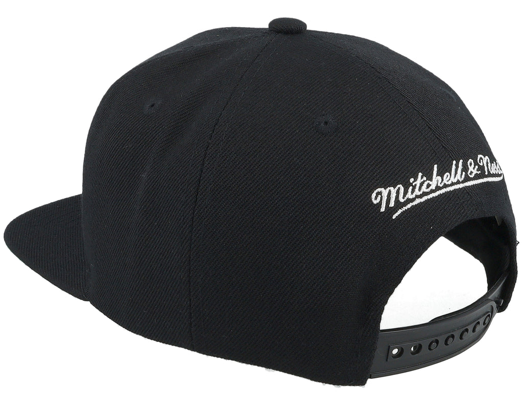 Mens Mitchell & Ness NBA LINE WORK SNAPBACK BULLS