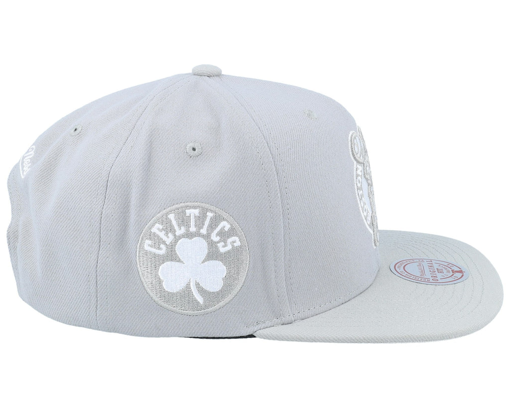 MENS MITCHELL & NESS NBA EVERGREEN GREY WHITE SNAPBACK CELTICS