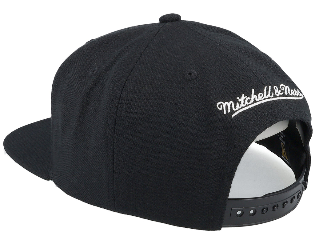 [HS8582-BBNBLCK] MENS MITCHELL & NESS NHL CONFERENCE PATCH SNAPBACK VNTG BRUINS
