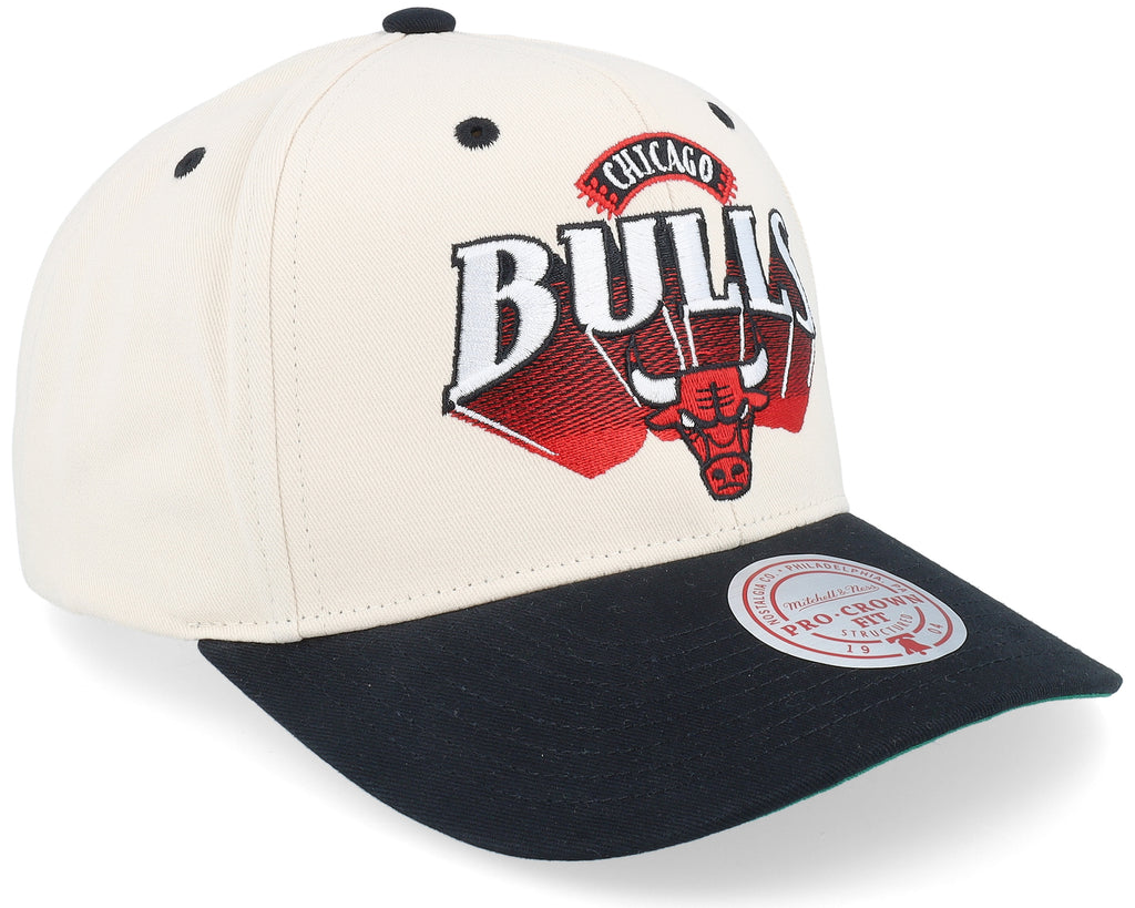 Mens Mitchell & Ness NBA HORIZON PRO SNAPBACK BULLS