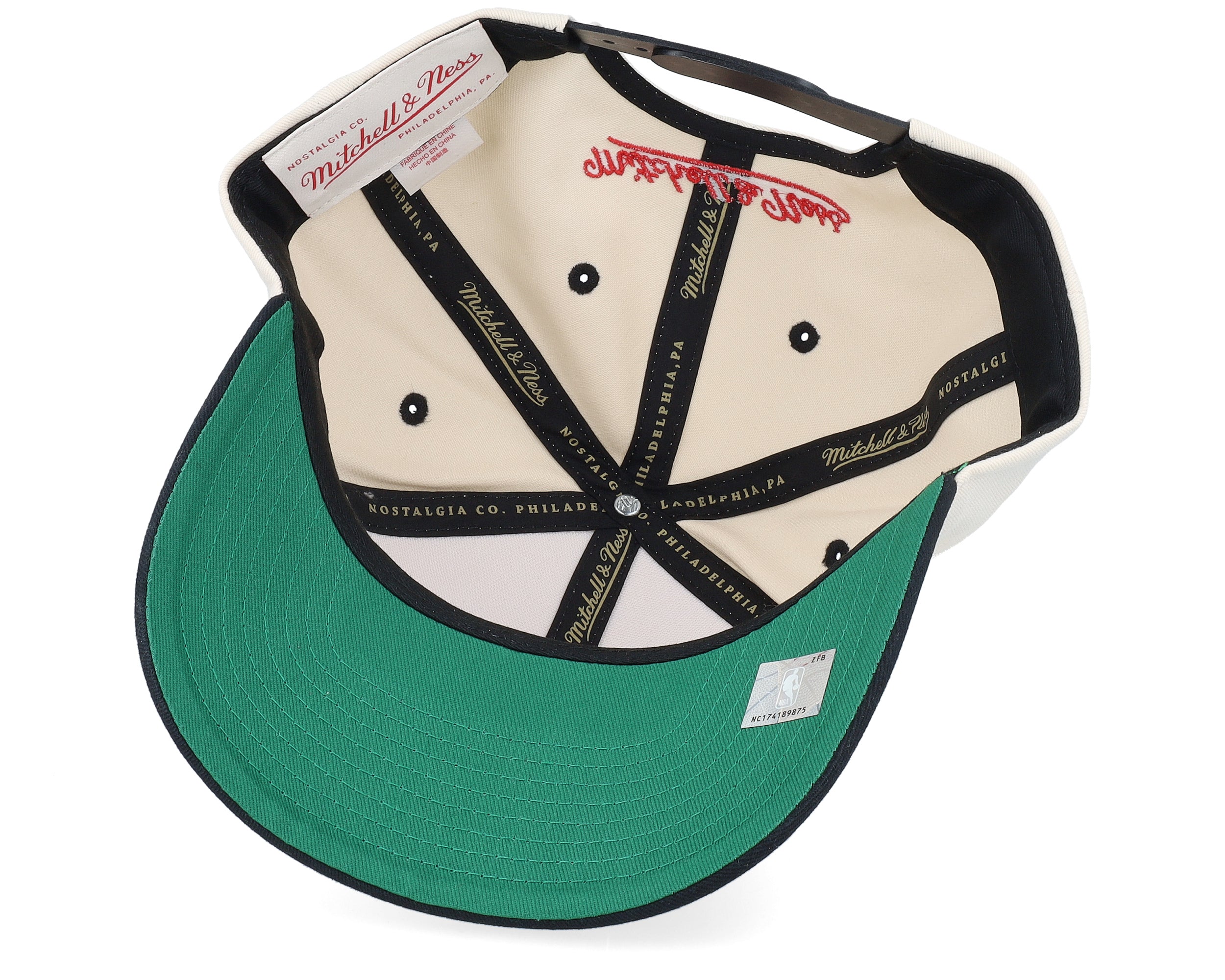 Mens Mitchell & Ness NBA HORIZON PRO SNAPBACK BULLS